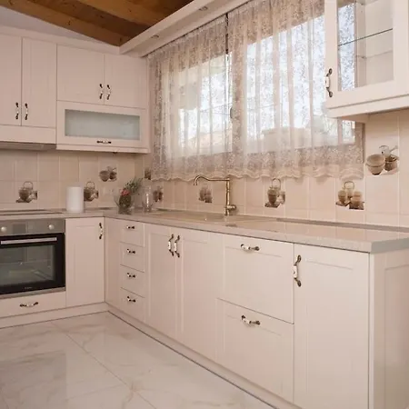 Exquisite House Next To The Yacht Marina/beach Vakantiehuis